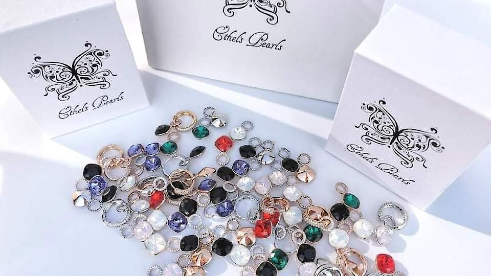 Ethel Disain OÜ │ Apģērbi un aksesuāri