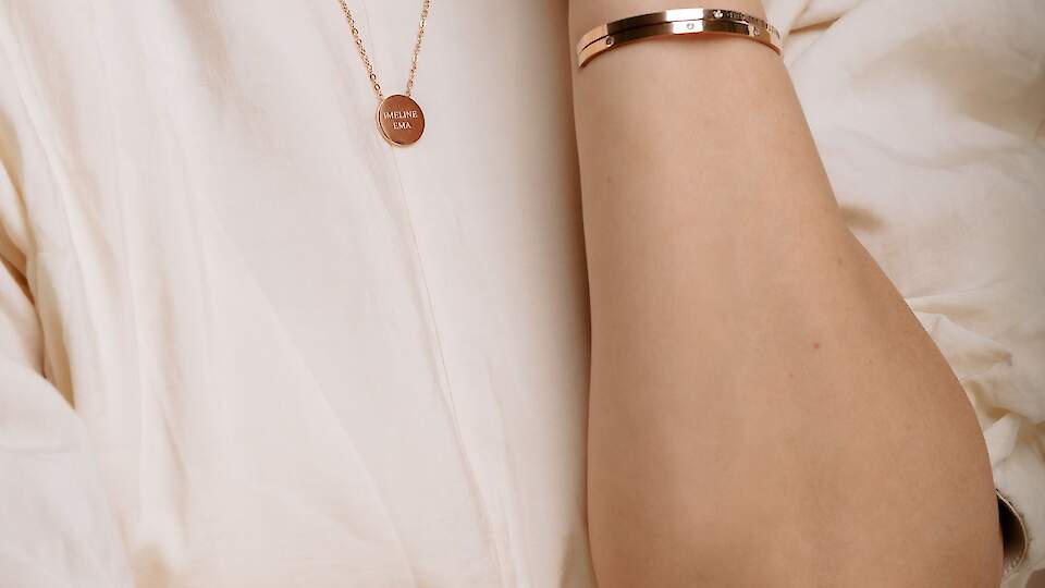 Jewellery with OLLA message