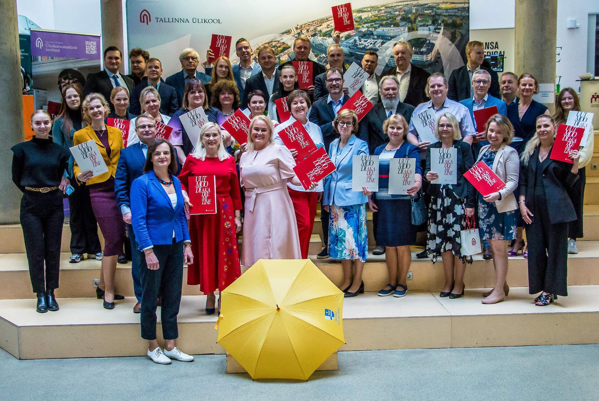 MIKROKVALIFIKATSIOONIDE VASTUV&Otilde;TU TEAVE Baaskursus&nbsp; &nbsp; &nbsp; &nbsp; &nbsp; &nbsp; &nbsp; &nbsp; &nbsp; &nbsp; &nbsp; &nbsp; &nbsp; &nbsp; &nbsp; &nbsp; &nbsp; &nbsp; &nbsp; &nbsp; &nbsp; &nbsp; &nbsp; &nbsp; &nbsp; &nbsp; &nbsp; &nbsp; &nbsp; &nbsp; &nbsp; &nbsp; &nbsp; &nbsp; &nbsp; &nbsp; &nbsp; &nbsp; &nbsp; &nbsp; &nbsp; &nbsp; &nbsp; &nbsp; &nbsp; &nbsp; &nbsp; &nbsp; &nbsp; &nbsp; &nbsp; &nbsp; &nbsp; &nbsp; &nbsp; &nbsp; &nbsp; &nbsp; &nbsp; &nbsp; &nbsp; &nbsp; &nbsp; &nbsp; &nbsp; &nbsp; &nbsp; &nbsp;Juhtimine, innovatsioon ja&nbsp;&nbsp;&nbsp;&nbsp;&nbsp;&nbsp;&nbsp;&nbsp;&nbsp;&nbsp;&nbsp;&nbsp;&nbsp;&nbsp; Vastuv&otilde;tt s&uuml;gisel&nbsp; &nbsp; &nbsp; &nbsp; &nbsp; &nbsp; &nbsp; &nbsp; &nbsp; &nbsp; &nbsp; &nbsp; &nbsp; &nbsp; &nbsp; &nbsp; &nbsp; &nbsp; &nbsp; &nbsp; &nbsp; &nbsp; &nbsp; &nbsp; &nbsp; &nbsp; &nbsp; &nbsp; &nbsp; &nbsp; &nbsp; &nbsp; &nbsp; &nbsp; &nbsp; &nbsp; &nbsp; &nbsp; &nbsp; &nbsp; &nbsp; &nbsp; &nbsp; &nbsp; &nbsp; &nbsp; &nbsp; &nbsp; &nbsp; &nbsp; &nbsp; &nbsp; &nbsp; &nbsp; &nbsp; &nbsp; &nbsp; &nbsp; &nbsp; &nbsp; &nbsp; &nbsp; &nbsp; &nbsp; &nbsp; &nbsp; &nbsp; &nbsp; &nbsp; &nbsp;kriisivalmidus &nbsp; &nbsp; &nbsp; &nbsp; &nbsp; &nbsp; &nbsp; &nbsp; &nbsp; &nbsp; &nbsp; &nbsp; &nbsp; &nbsp; &nbsp; &nbsp; &nbsp; &nbsp; &nbsp; &nbsp; &nbsp; &nbsp; &nbsp; &nbsp; &nbsp; &nbsp; &nbsp; &nbsp; &nbsp; &nbsp; &nbsp; &nbsp; &nbsp; &nbsp; &nbsp; &nbsp; &nbsp; &nbsp; &nbsp; &nbsp; &nbsp; &nbsp; &nbsp; &nbsp; &nbsp; &nbsp; &nbsp; &nbsp; &nbsp; &nbsp; &nbsp; &nbsp; &nbsp; &nbsp; &nbsp; &nbsp; &nbsp; &nbsp; &nbsp; &nbsp; &nbsp; &nbsp; &nbsp; &nbsp; &nbsp; &nbsp; &nbsp; &nbsp; &nbsp; &nbsp; &nbsp; &nbsp; &nbsp; &nbsp; &nbsp; &nbsp; &nbsp; &nbsp; &nbsp; &nbsp; &nbsp; &nbsp; &nbsp; Vastuv&otilde;tt kevadel 	 		 			 			 Mikrokvalifikatsioon koosneb 5 moodulist (Harjumaa Omavalitsuste Liidus, Sirge 2) 			 Programmis k&auml;sitletakse: 			 				kohalike omavalitsuste p&otilde;hiseaduslikku rolli ja arengulugu, juhtimine ja teenuste korraldus, strateegiline juhtimine, meeskonnat&ouml;&ouml; ja muutuste juhtimise oskused;, poliitikakujundamise loogika anal&uuml;&uuml;simine ning riigi ja omavalitsuste vaheline koost&ouml;&ouml;;, omavalitsuse finantsjuhtimisest, eelarvest ja kontrollimehhanismidest, ettev&otilde;tluskoost&ouml;&ouml; ning rahastusv&otilde;imalused., &Otilde;pe toimub kombineeritud kujul &ndash; loengud, seminarid ja praktikumid &ndash; eesm&auml;rgiga toetada teadmiste rakendamist oma t&ouml;&ouml;praktikas 			 			 				&Otilde;pe kestab oktoobrist maini, &Otilde;pe toimub &uuml;le n&auml;dala reedeti Harjumaa Omavalitsuste Liidus (Sirge 2), Kursuse maht on 15 ainepunkti, L&otilde;petajatele v&auml;ljastatakse TL&Uuml; tunnistus 			 			 			 			 Mikrokvalifikatsioon koosneb 2 moodulist (esimene Tallinna &Uuml;likoolis ja teine Sisekaitseakadeemias). 			 Programmis k&auml;sitletakse: 			 				terviklik kriisireguleerimise k&auml;sitlus;, elanikkonnakaitse;, juhtimisest ja innovatsioonist riigi ning kohaliku omavalitsuse julgeoleku- ja halduss&uuml;steemides;, kriisivalmiduse ning turvalisuse tagamise tegevuste&nbsp; anal&uuml;&uuml;si v&otilde;imekus ja kavandamine;, s&uuml;steemse m&otilde;tlemise arendamine;, otsustusoskus kriisiolukordade juhtimisel.&nbsp;, &Otilde;pe toimub kombineeritud kujul &ndash; loengud, seminarid ja praktikumid &ndash; eesm&auml;rgiga toetada teadmiste rakendamist oma t&ouml;&ouml;praktikas., &Otilde;pe kestab veebruarist detsembrini, &Otilde;pe toimub &uuml;le n&auml;dala reedeti Harjumaa Omavalitsuste Liidus (6 EAP) ja Sisekaitseakadeemias (6 EAP), Kursuse maht on 12 ainepunkti, L&otilde;petajatele v&auml;ljastatakse TL&Uuml; tunnistus 			 			 		 	 Meeldivat j&auml;tkuvat koost&ouml;&ouml;d, et &uuml;hiselt t&auml;ita motot &ldquo;Kraadi v&otilde;rra targem!&rdquo;